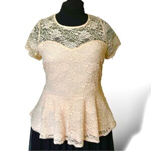 Forever 21 Women's Pink Lace Cap Sleeve Sweetheart Blouse